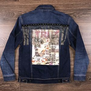 True Religion Women’s Boyfriend Trucker Blue Denim Jean Jacket w/ Graphic